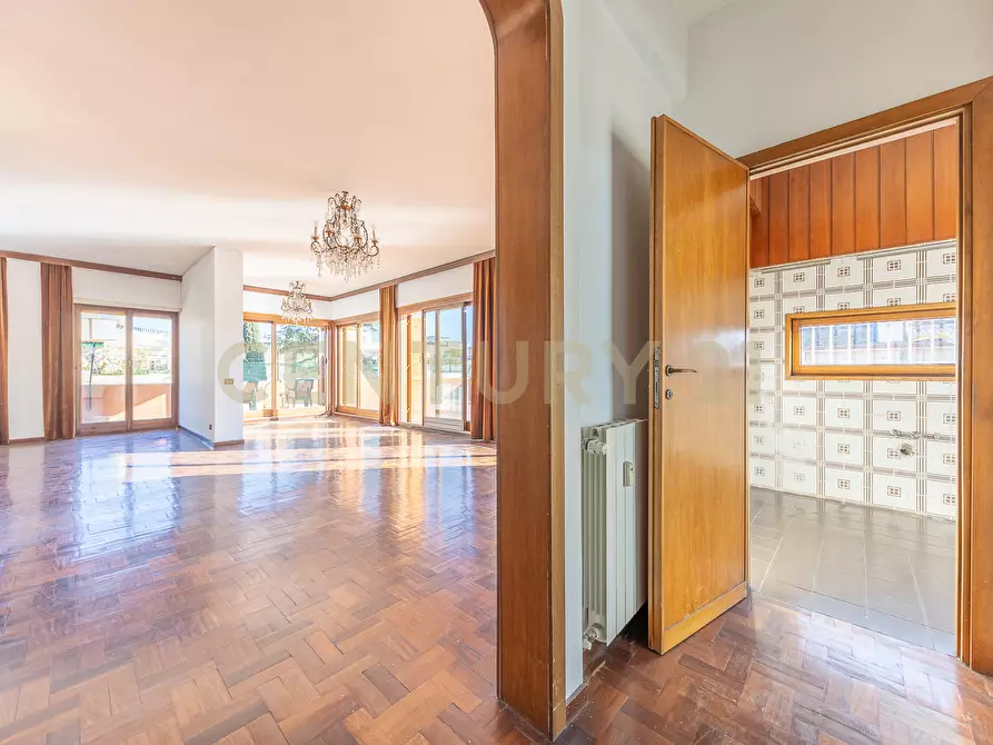 Immagine 14 di Attico in vendita  in Via Francesco Borgatti 18 a Roma