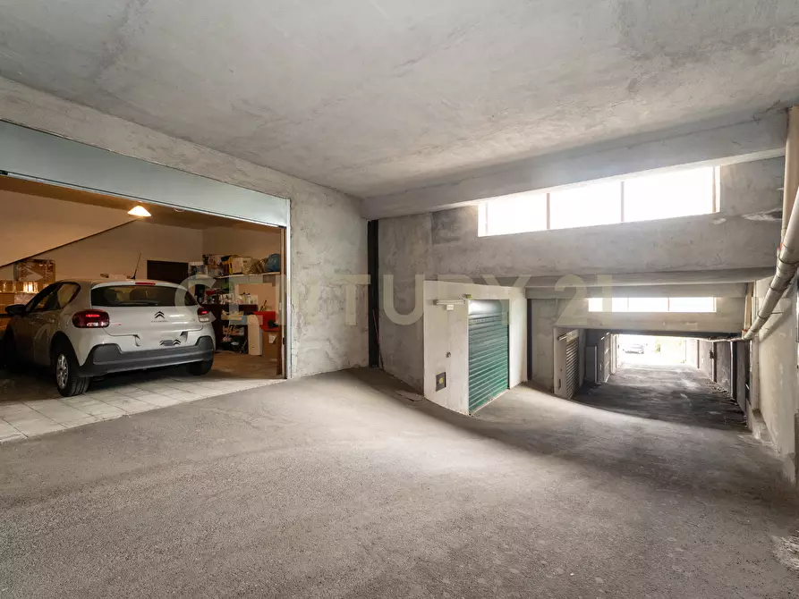 Immagine 66 di Villa in vendita  in Via Santa Rosa da Lima 17 a Catania