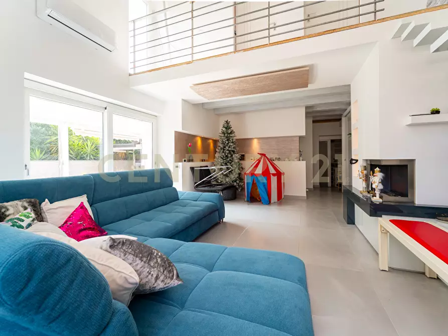 Immagine 25 di Villa in vendita  in Via Immacolata a Catania