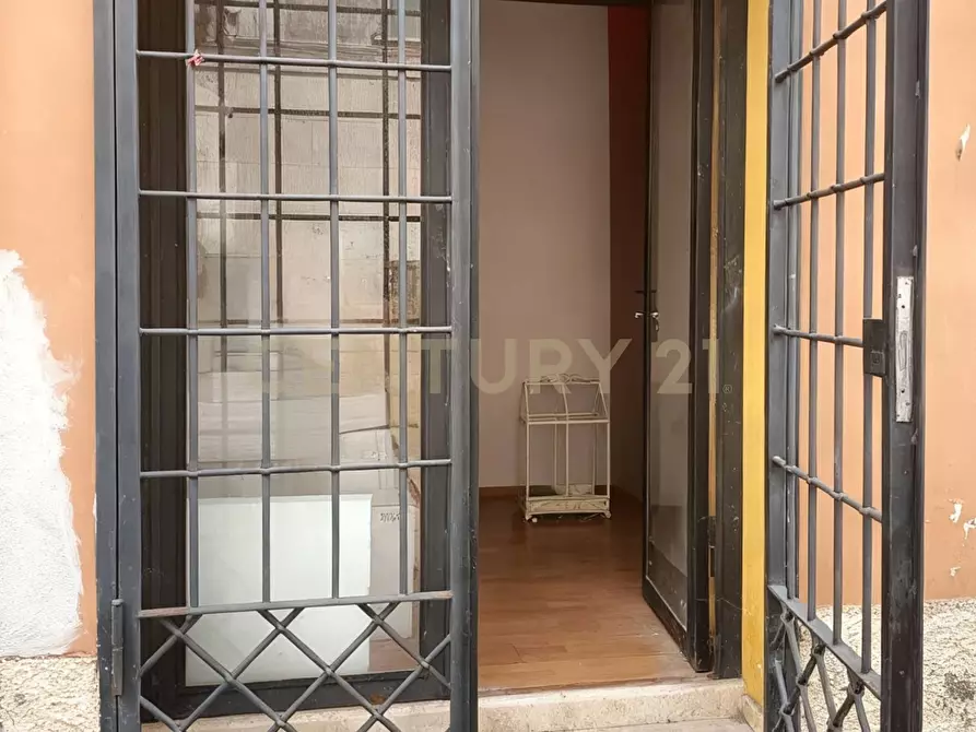 Immagine 2 di Attività commerciale in vendita  in Via Ulderico Midossi a Civita Castellana