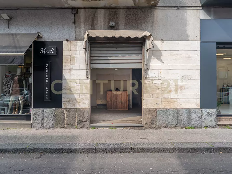 Immagine 4 di Locale commerciale in vendita  in Via del Bosco 107 a Catania