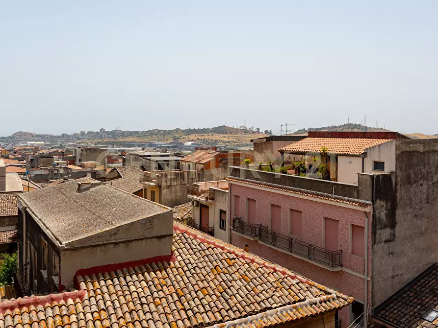 Immagine 39 di Pentalocale in vendita  in PIazza Indipendence 3 a Misterbianco
