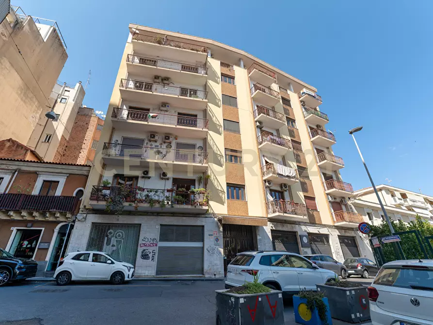 Immagine 2 di Pentalocale in vendita  in Via Redentore 15 a Catania