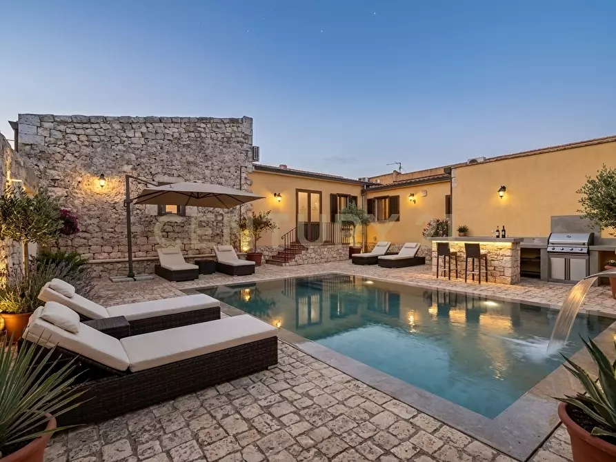 Immagine 1 di Villa in vendita  in Contrada Pirato Cava Maria 37 a Modica