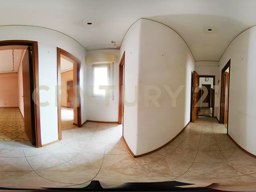 Immagine 55 di Pentalocale in vendita  in Via Edmondo de Amicis 62 a Catania