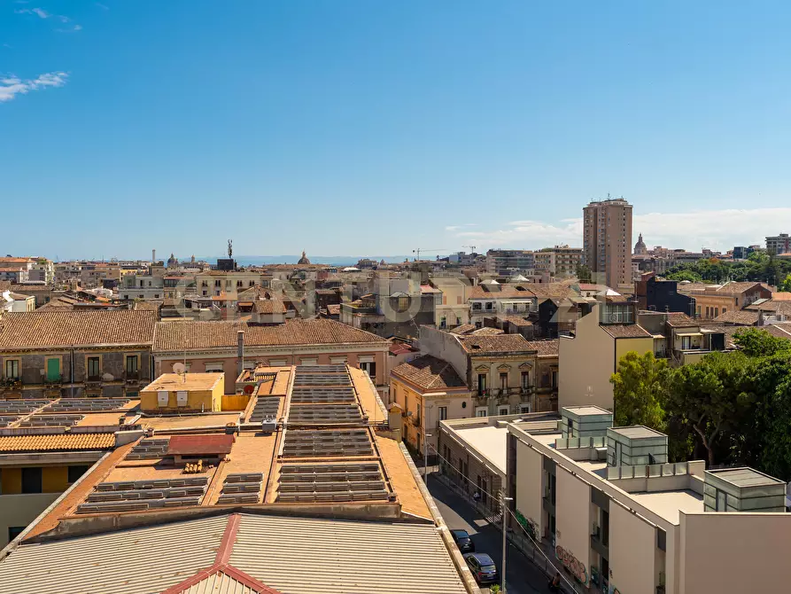 Immagine 15 di Pentalocale in vendita  in Via Redentore 15 a Catania