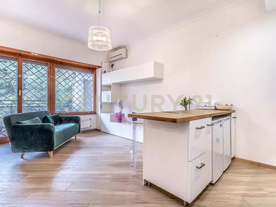 Immagine 5 di Bilocale in affitto  in Via Tomba di Nerone 14 a Roma