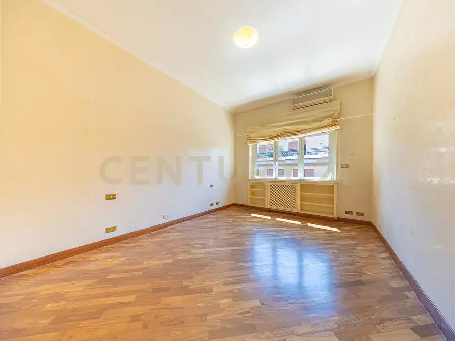 Immagine 48 di Trilocale in vendita  in Via Bevagna 56 a Roma