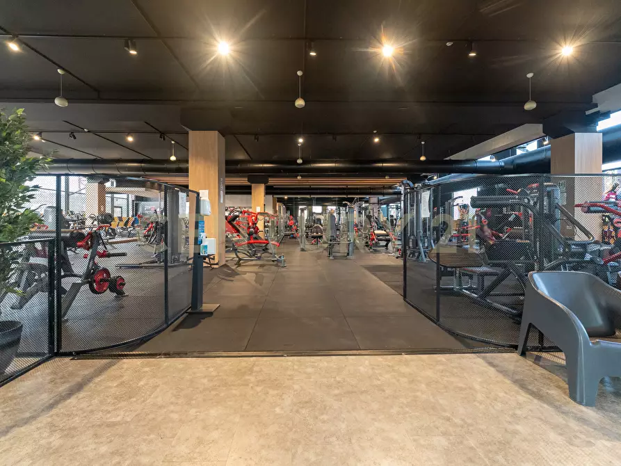 Immagine 22 di Attività commerciale in vendita  in Viale del Commercio a Misterbianco