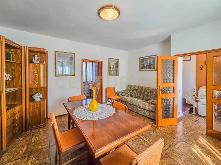 Immagine 1 di Casa bifamiliare in vendita  in Via San Michele a Roccastrada