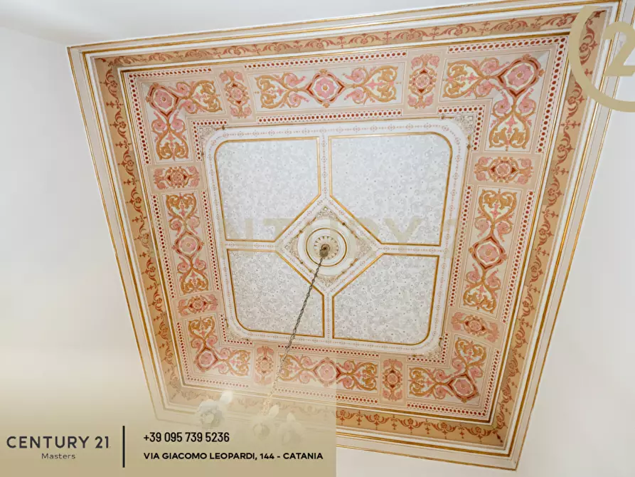 Immagine 84 di Pentalocale in vendita  in Via Etnea 196 a Catania