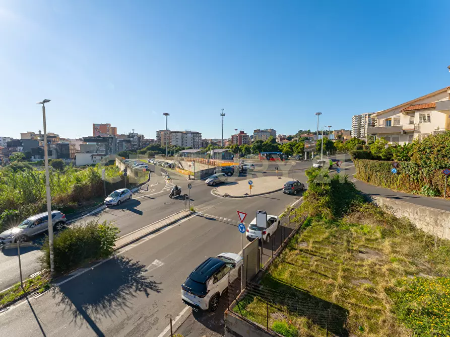 Immagine 36 di Pentalocale in vendita  in Via Lo Jacono Francesco 53 a Sant'agata Li Battiati