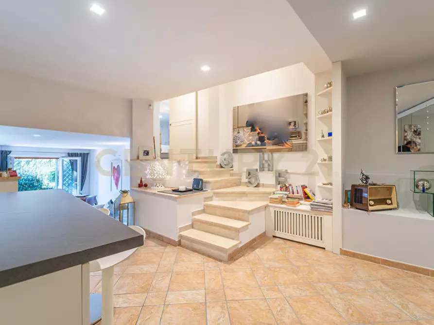 Immagine 44 di Bilocale in vendita  in Via la Sila 14 a Roma