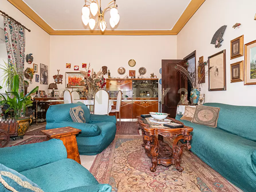 Immagine 7 di Pentalocale in vendita  in Via Pulei 49A a Mascalucia