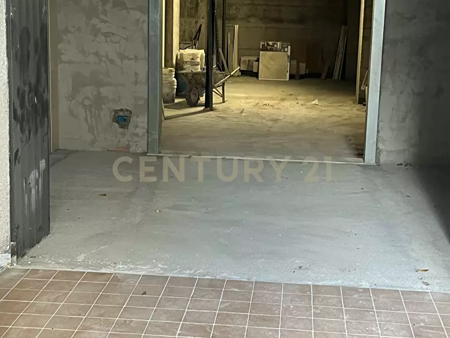 Immagine 5 di Locale commerciale in vendita  in Viale Mario Rapisardi 118 a Catania