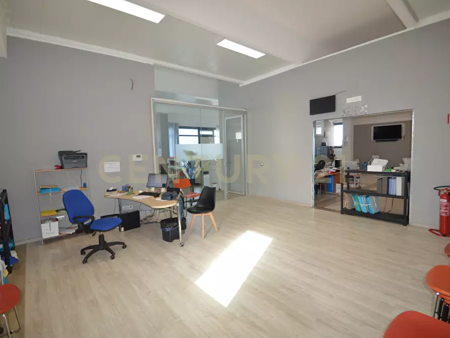 Immagine 14 di Ufficio in vendita  in Via Ambra 33/A a Grosseto