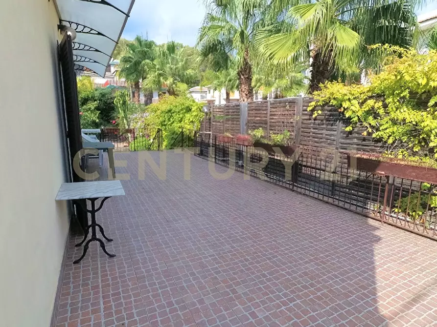 Immagine 32 di Villa in vendita  in Via Livorno 97 a Aci Castello