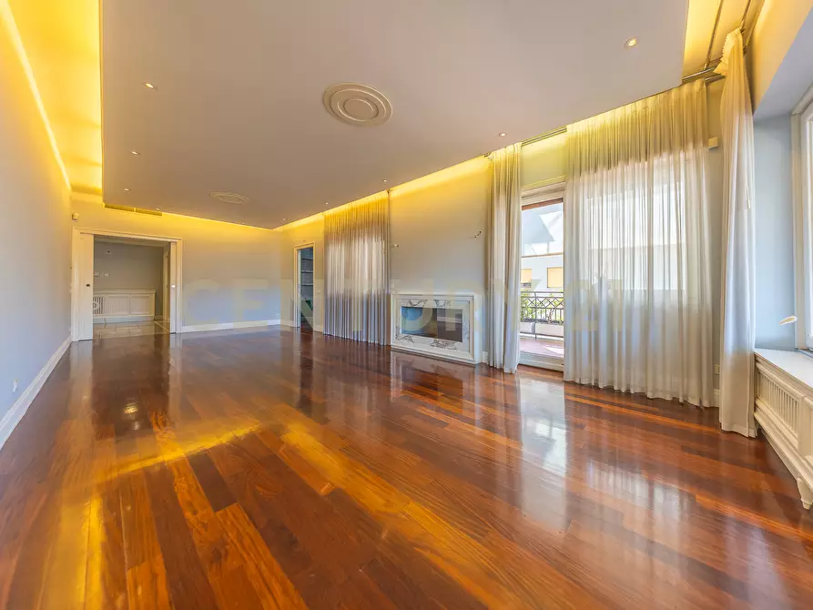 Immagine 34 di Appartamento in vendita  in Via Bevagna 68 a Roma