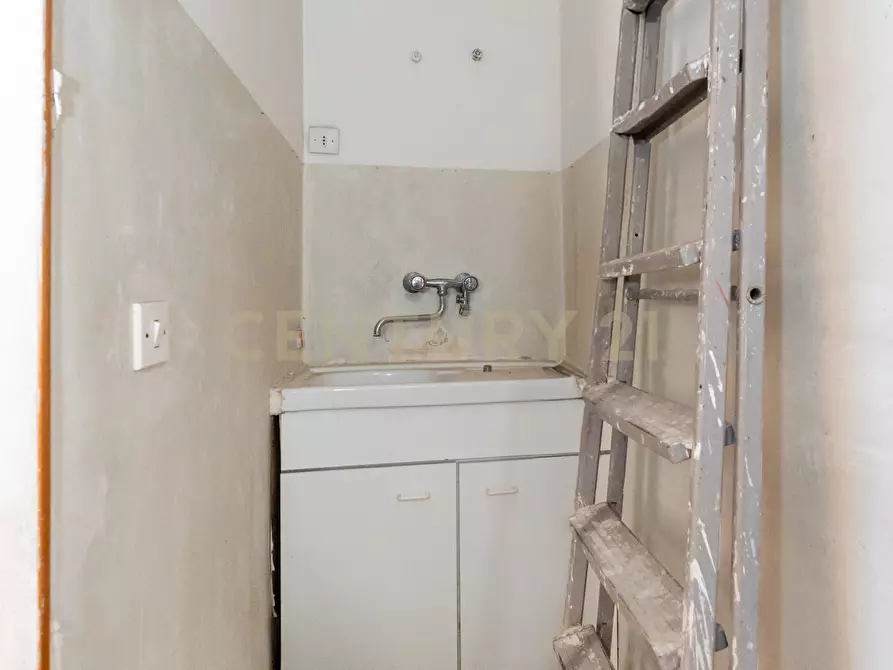 Immagine 45 di Quadrilocale in vendita  in Stradale Cravone 105 a Catania