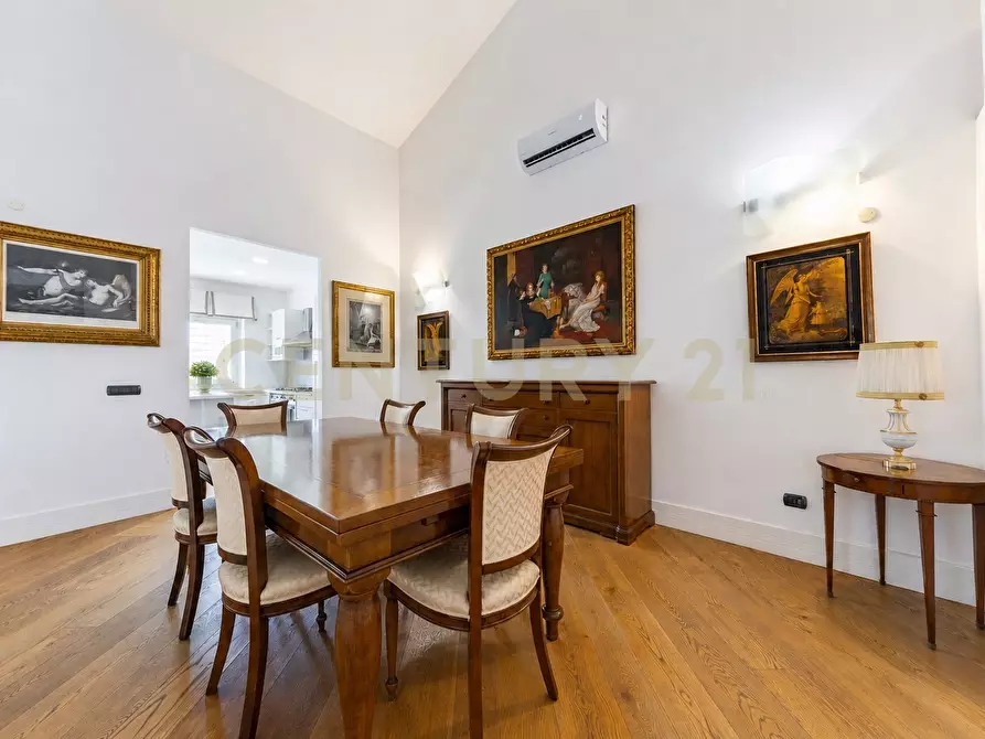 Immagine 2 di Villa in vendita  in Via Caporetto 23 a Anzio