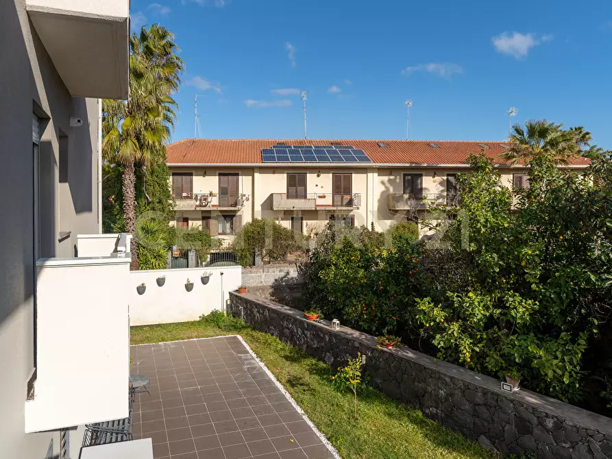 Immagine 38 di Quadrilocale in vendita  in Vicolo  Aurora 8 a Tremestieri Etneo