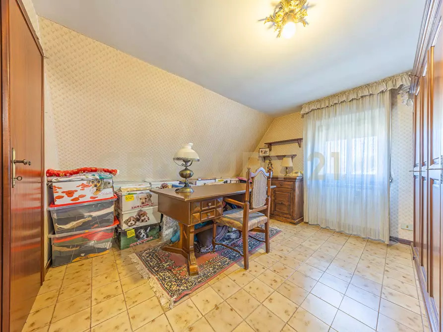 Immagine 17 di Quadrilocale in vendita  in Via Sardegna a Ronciglione