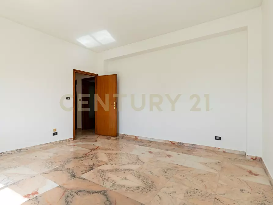 Immagine 33 di Pentalocale in affitto  in Viale Lorenzo Bolano 45 a Catania