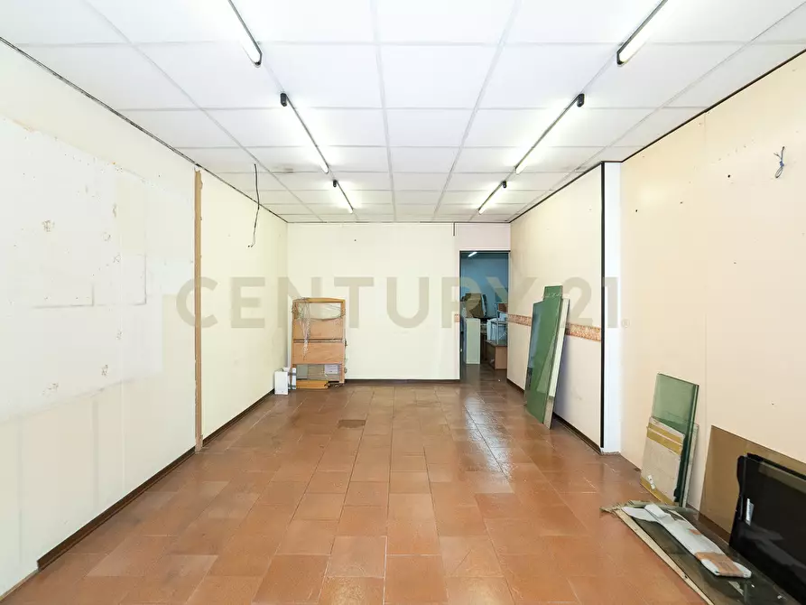 Immagine 16 di Locale commerciale in vendita  in Via Tripoli 185 a Aci Castello