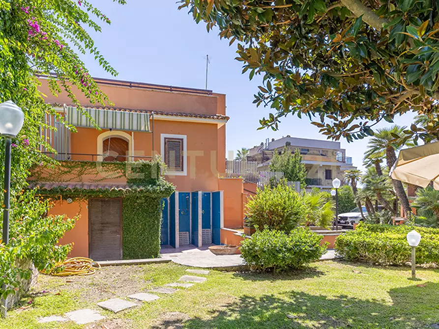 Immagine 17 di Villa in vendita  in Via Aurelia 393 a Santa Marinella