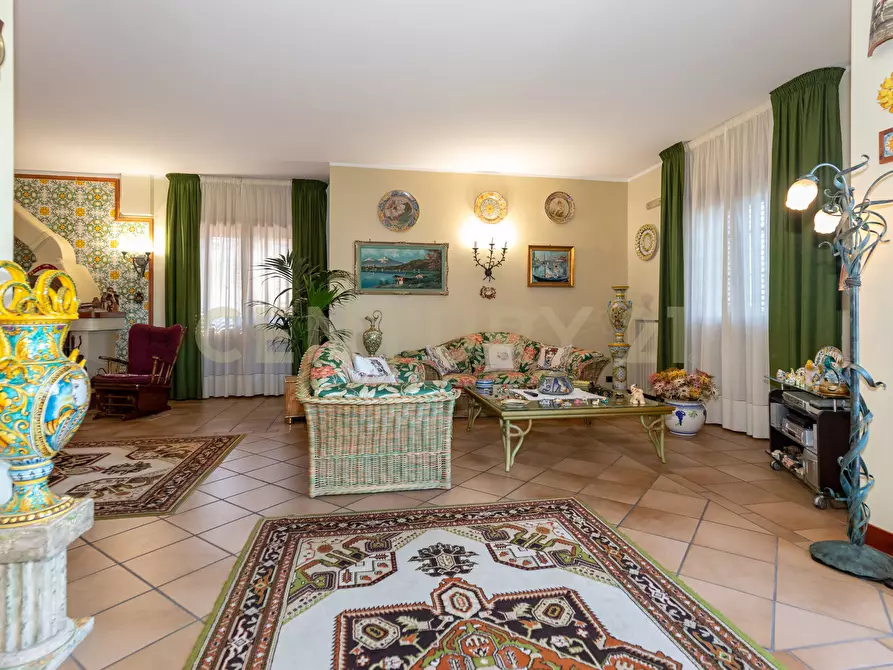 Immagine 24 di Villa in vendita  in Via Salemi 19 a Mascalucia