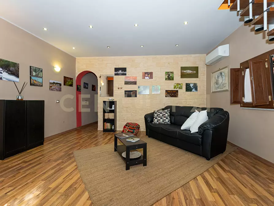 Immagine 4 di Casa indipendente in vendita  in Via Anastasio 32 a Catania