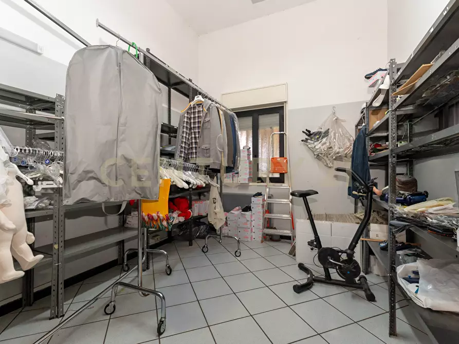 Immagine 30 di Attività commerciale in vendita  in Via Vittorio Emanuele 214 a Belpasso