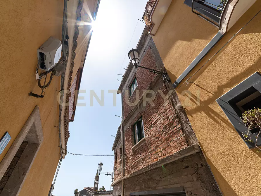 Immagine 30 di Villa in vendita  in Via Crujllas a Calatabiano