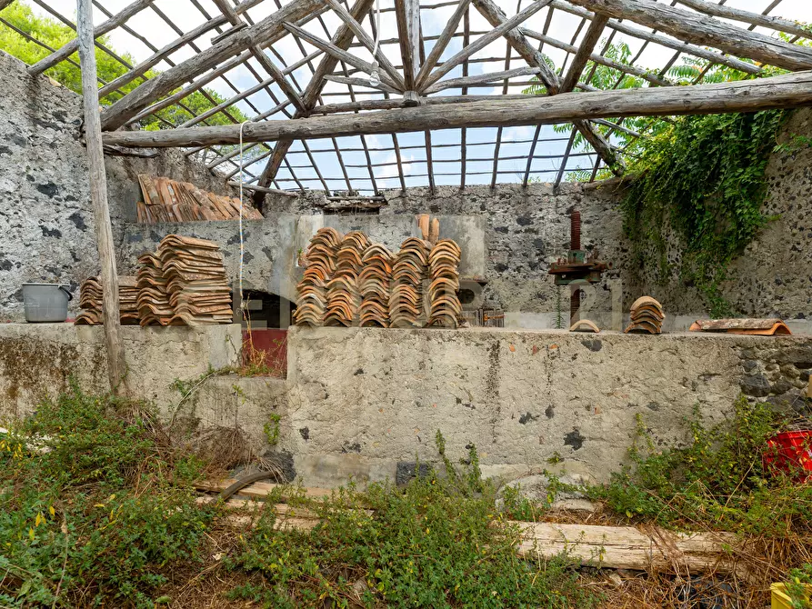 Immagine 38 di Villa in vendita  in Via Grazia Deledda 28 a Santa Venerina