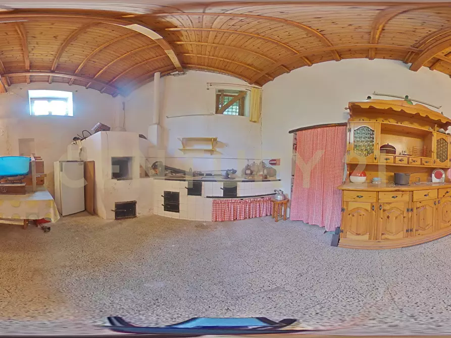 Immagine 55 di Villa in vendita  in Piazza F. M. Scuderi 7 a Viagrande