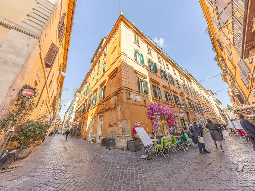 Immagine 66 di Pentalocale in vendita  in Via della Croce 71 a Roma