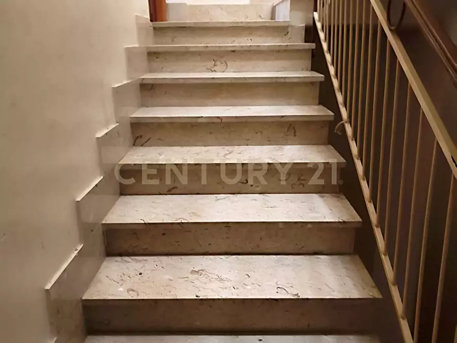 Immagine 47 di Palazzo in vendita  in Via Rione Sofia 6 a Carini