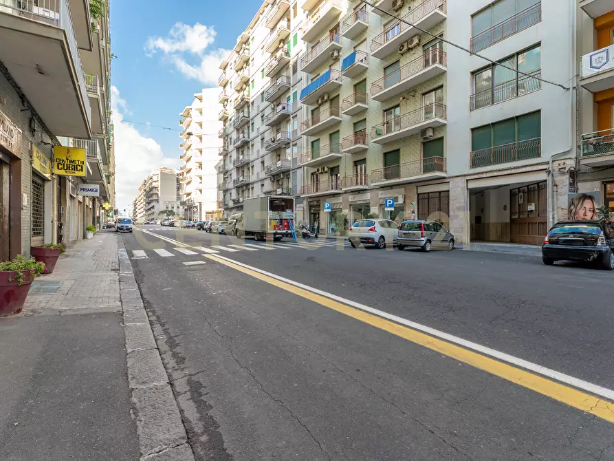 Immagine 2 di Garage in vendita  in Via Giacomo Leopardi 119 a Catania