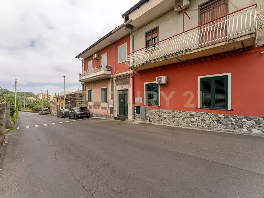 Immagine 5 di Pentalocale in vendita  in Via Crocifisso 26 a Aci Castello