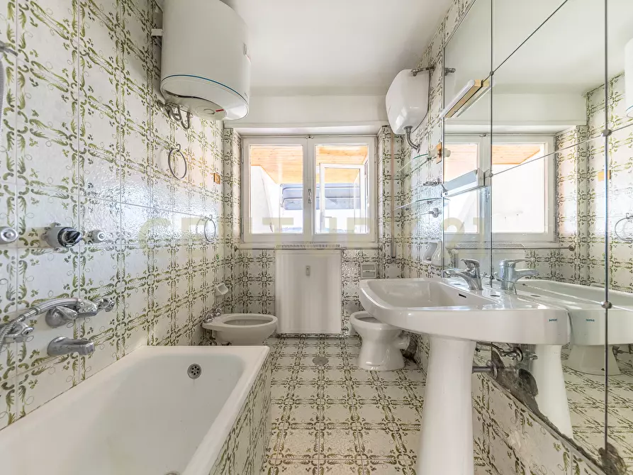 Immagine 40 di Attico in vendita  in Via Francesco Borgatti 18 a Roma