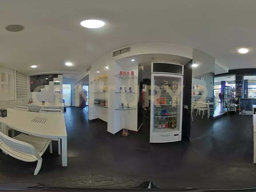 Immagine 11 di Bar / Ristorante in vendita  in Piazza Tivoli 1 a Tremestieri Etneo