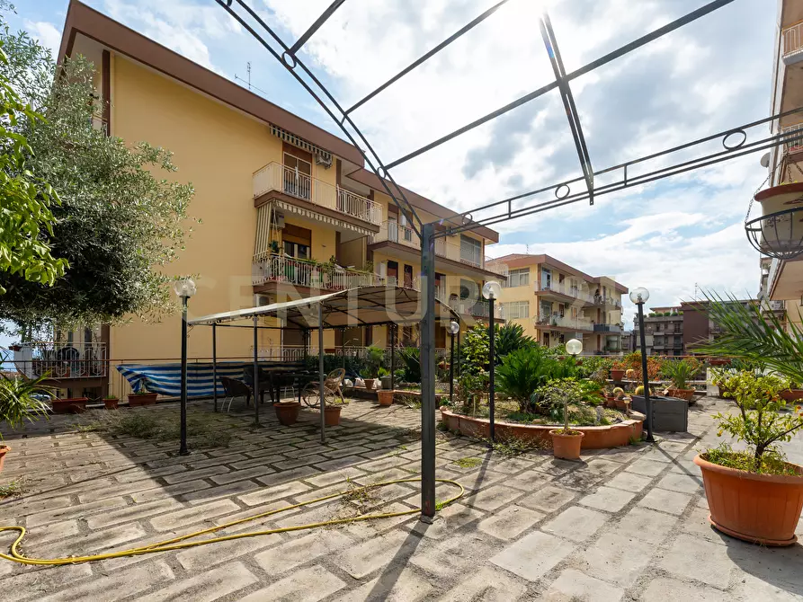Immagine 35 di Quadrilocale in vendita  in Via Nizzeti 60 a Catania