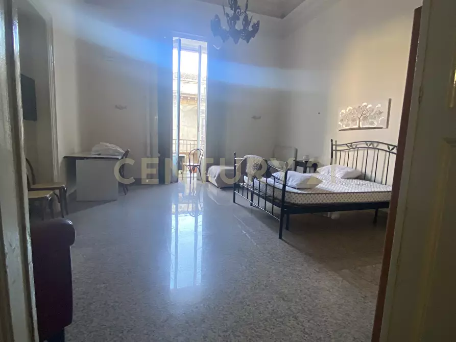 Immagine 13 di Bilocale in affitto  in Via Etnea 299 a Catania