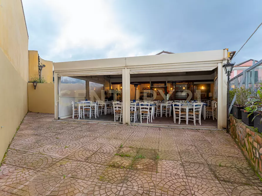 Immagine 40 di Pizzeria / Pub in vendita  in Via Umberto 80 a Sant'agata Li Battiati