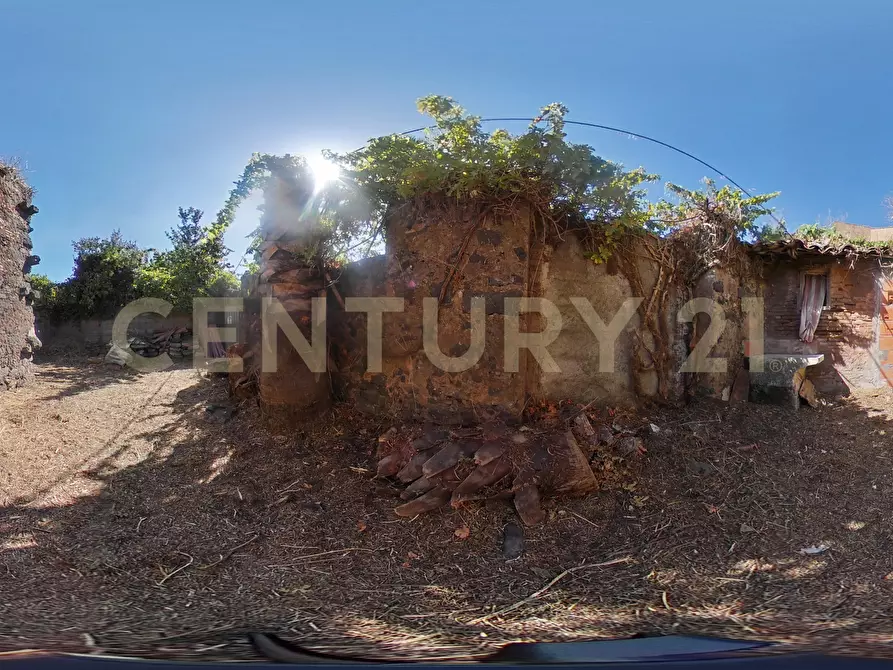 Immagine 37 di Villa in vendita  in Via Manganelli 1 a Mascalucia