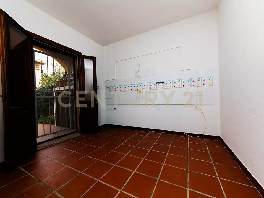 Immagine 20 di Casa indipendente in vendita  in Via Madrid a San Teodoro