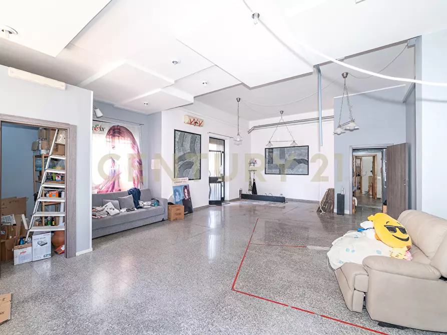 Immagine 11 di Locale commerciale in vendita  in Via Mario Rapisardi 20 a Fiumefreddo Di Sicilia