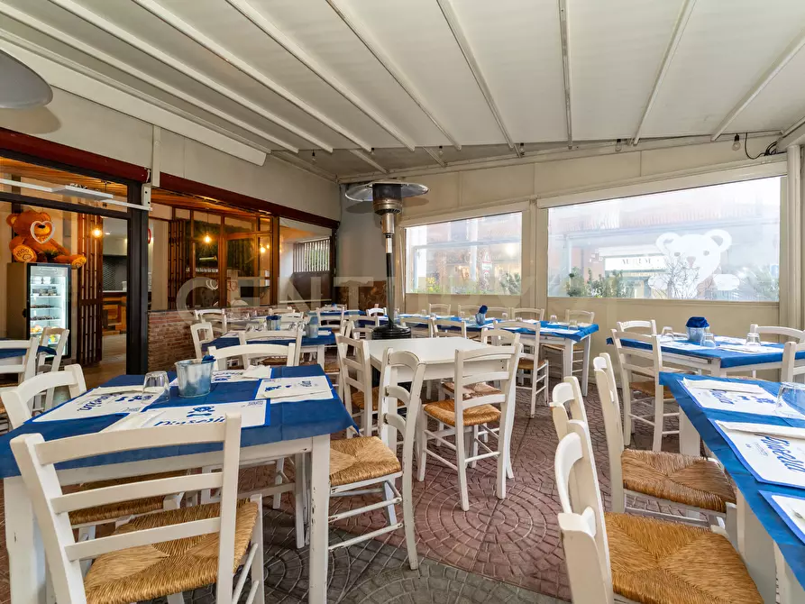 Immagine 21 di Pizzeria / Pub in vendita  in Via Umberto 80 a Sant'agata Li Battiati