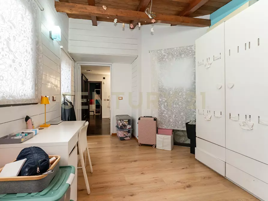 Immagine 55 di Attico in vendita  in Via Maria Gianni 85 a Catania