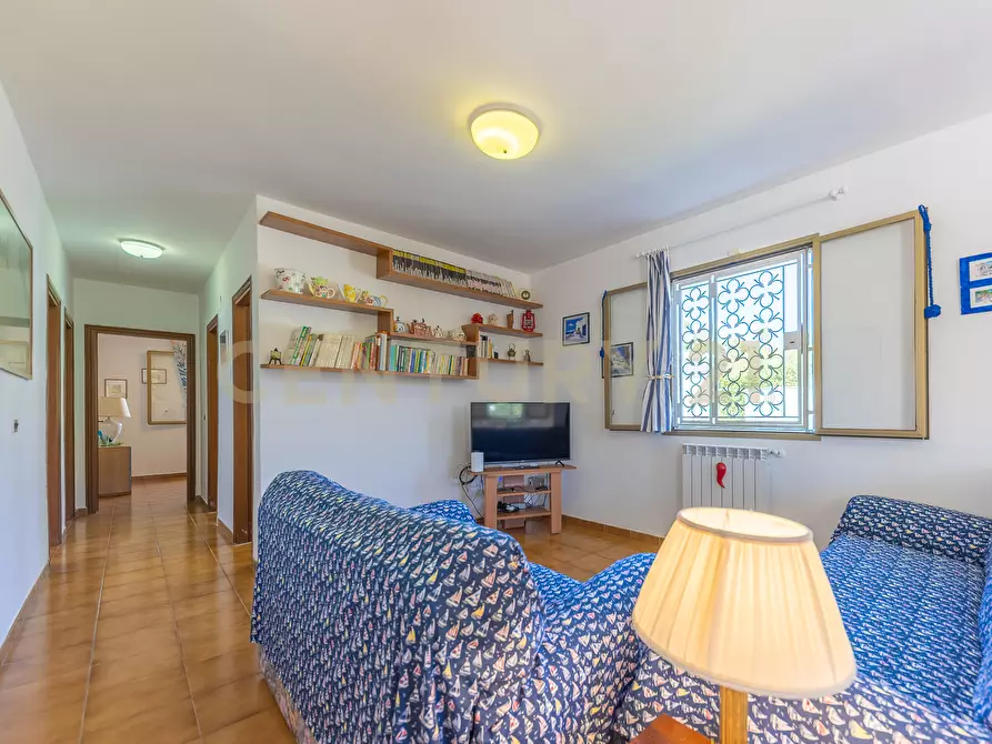 Immagine 3 di Villa in vendita  in Strada Isola Bella 43 a Latina